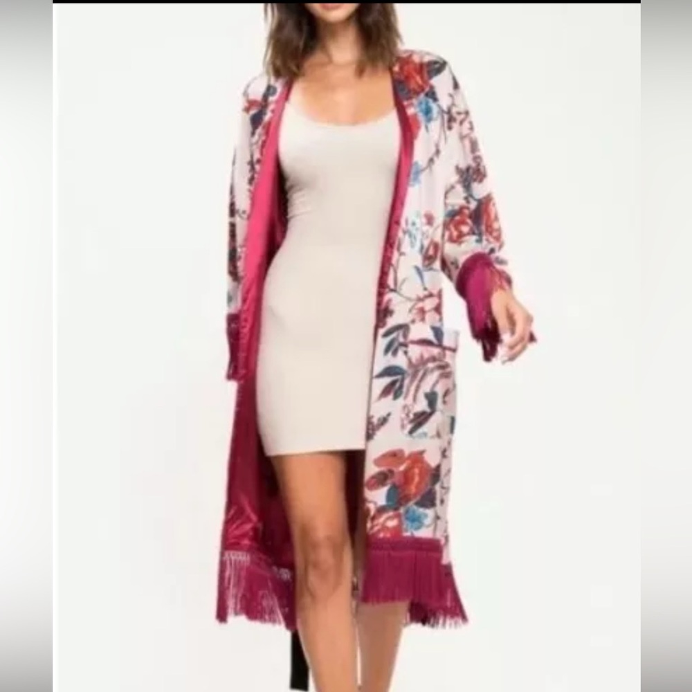 # 023 LATISTE kimono jacket floral fringe trim - Picture 2 of 3